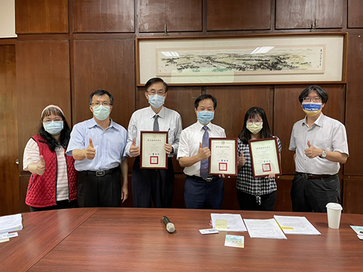 東海大學榮獲國家圖書館評選「111年臺灣學術資源影響力」三項獎項